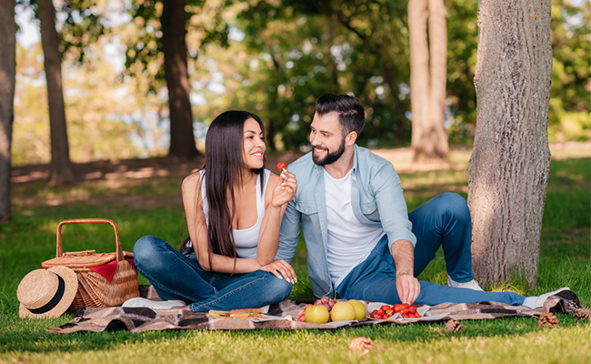 Hal yang Perlu Disiapkan Sebelum Picnic Date Bersama Pasangan